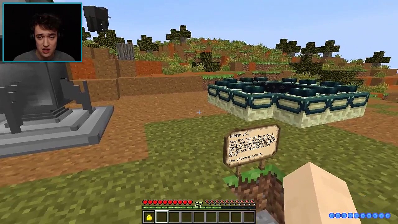 Minecraft: THE STOLEN BOBBY TROLL | CRUNDEE CRAFT