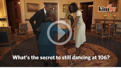 Wanita 106 tahun seronok menari dengan Obama