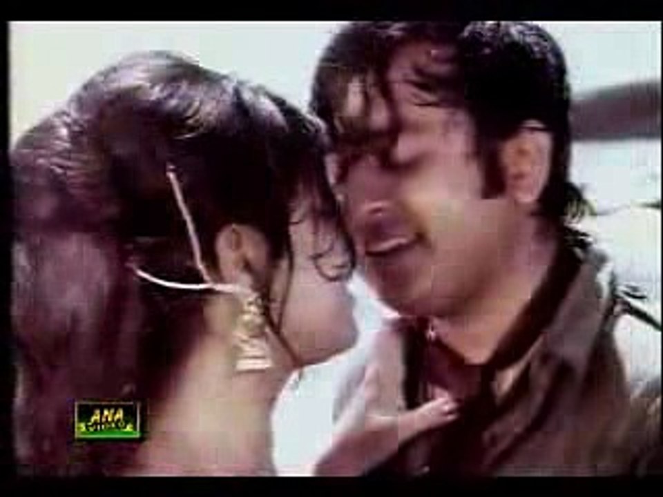 Tere bheege badan ki khushboo se