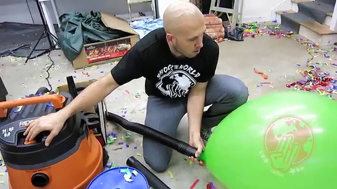AWESOME GIANT BALLOON PRANK - HOW TO PRANK