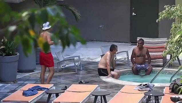 Dayağa Karşıyız Ama Bu Adam Dövülür..