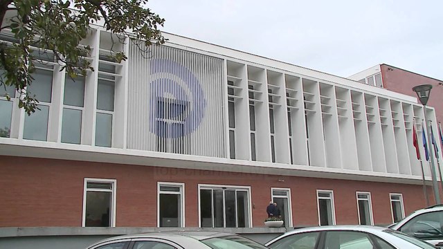Nishani çon pronat në Kushtetuese - Top Channel Albania - News - Lajme