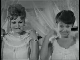 Öpüşmek Yasak - Türk Filmi