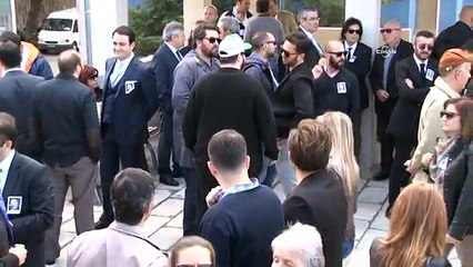 Şahan Gökbakar, cenaze töreninde sakız çiğnedi