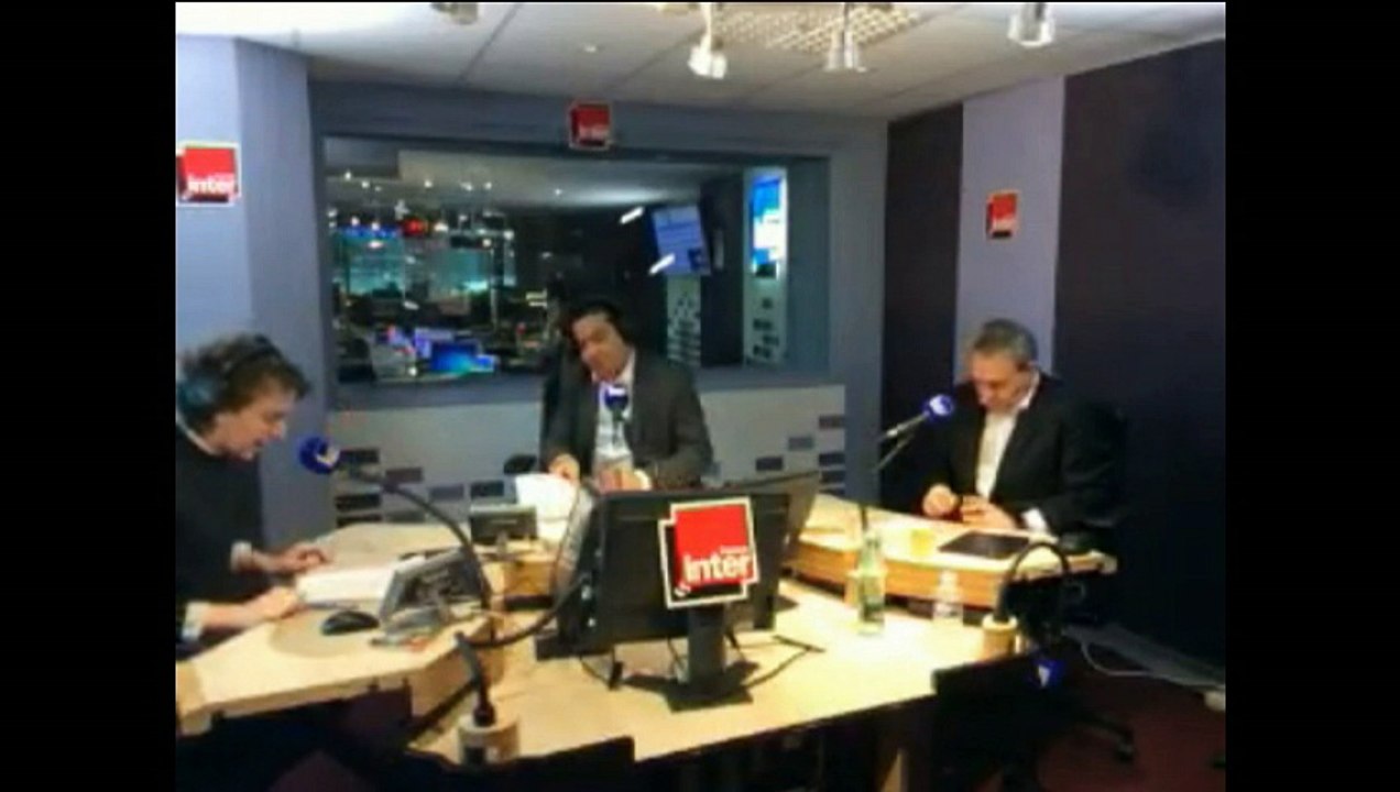 Xavier Bertrand, christ de la droite... le billet d'Alex Vizorek