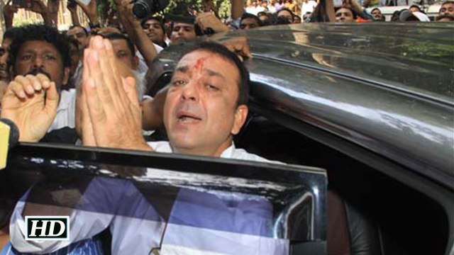 Sanjay Dutt Walks Out From Jail Jail Term Over in 93 Mumbai Blats Case