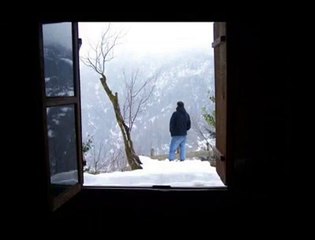 Taş bastım Yüreğimin ustune...