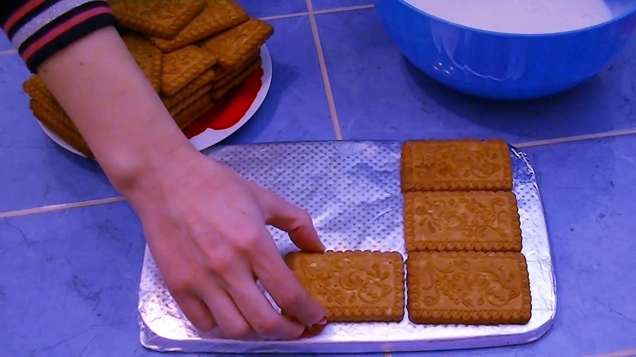 Торт из печенья с бананами