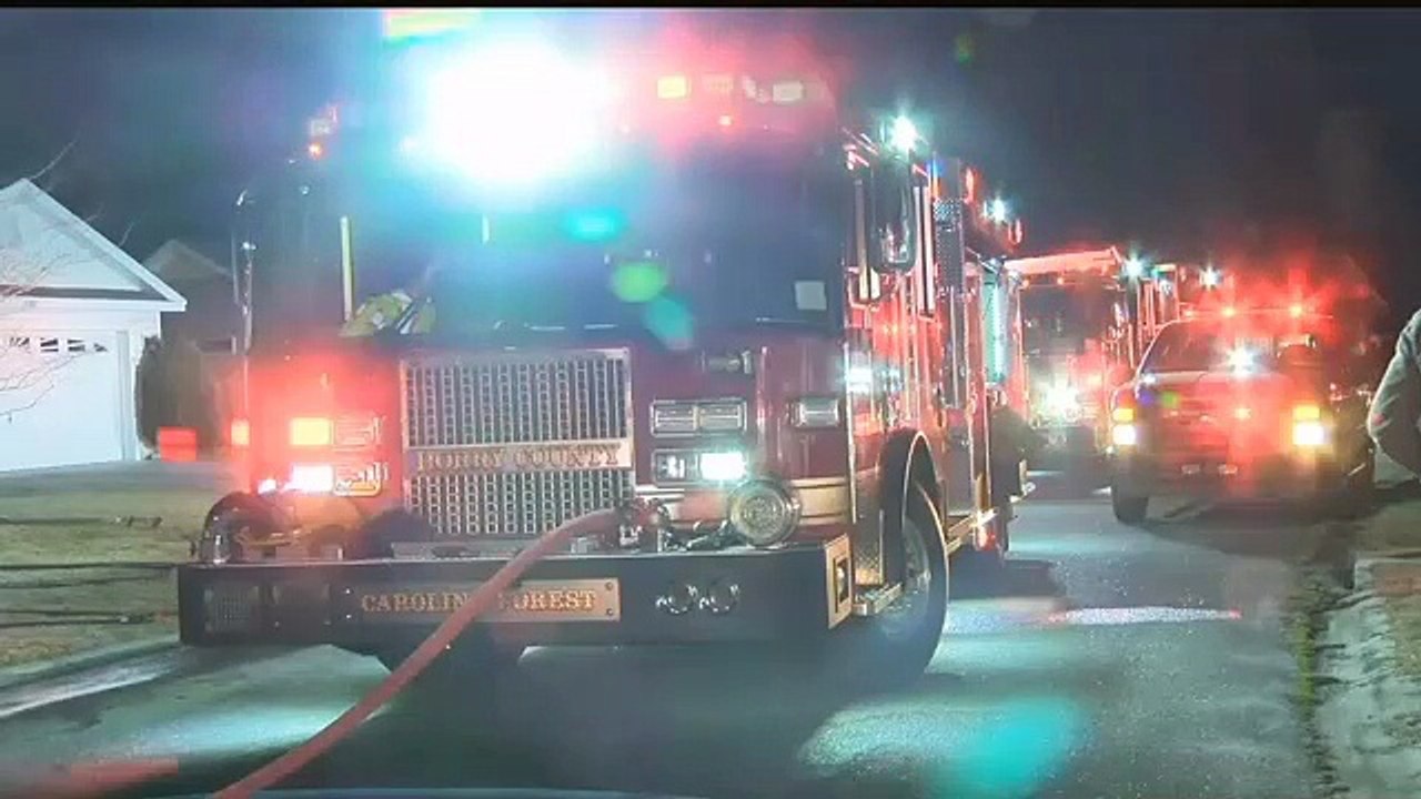 Fire crews battle early morning blaze in Conway -