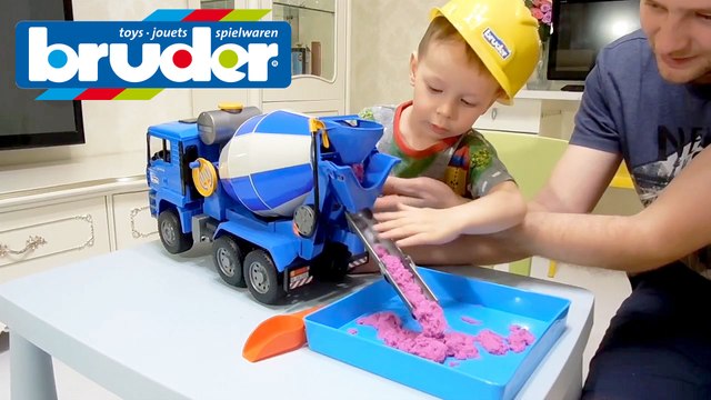 Огромная бетономешалка BRUDER _ Клим строитель _ Entertainment for children