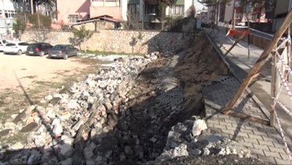 Tokat'ta Lisenin Bahçe İstinat Duvarı Çöktü