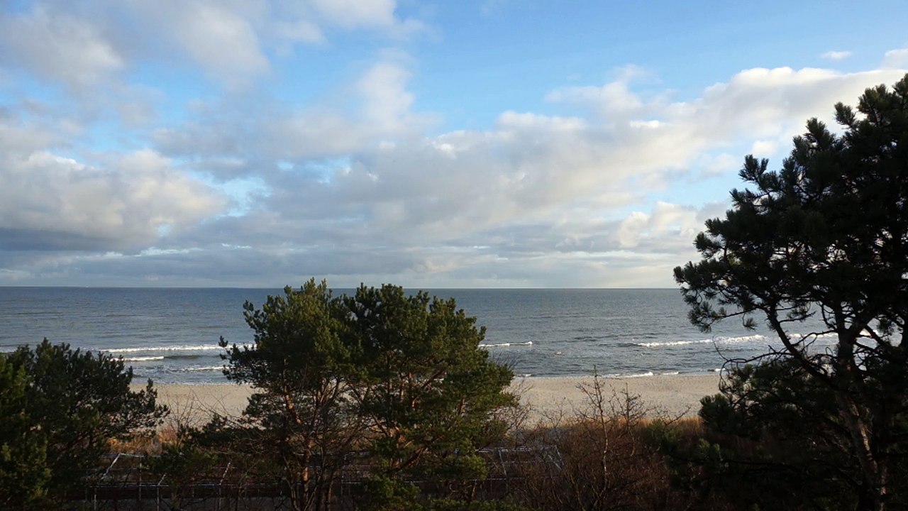 Widok na morze z tarasu Apartamentu 359 w "Dom Zdrojowy" Hotel & Spa **** w Jastarni