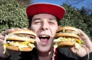 İngiliz Adam İsmini ''Çizburger'' Olarak Değiştirdi