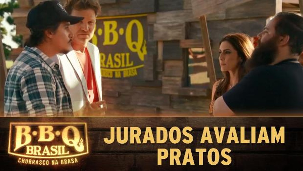 Jurados avaliam pratos