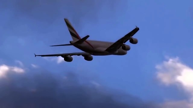 An unusual phenomenon in the sky(Необычное явление в небе Neobychnoye yavleniye v nebe).mp4