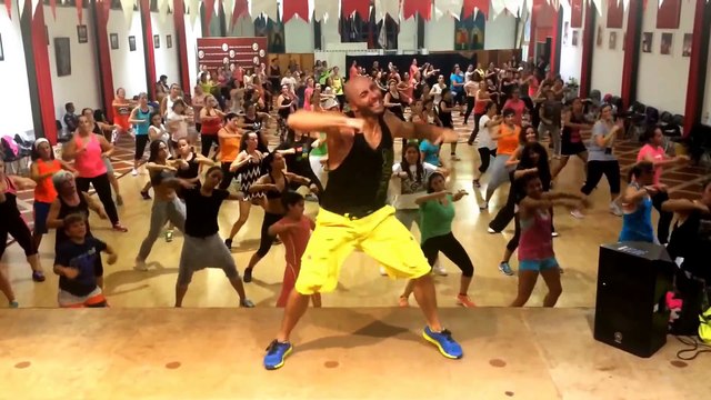 Hold Yuh (Gyptian Remix) Coreography by Ricardo Rodrigues Zumba Fitness
