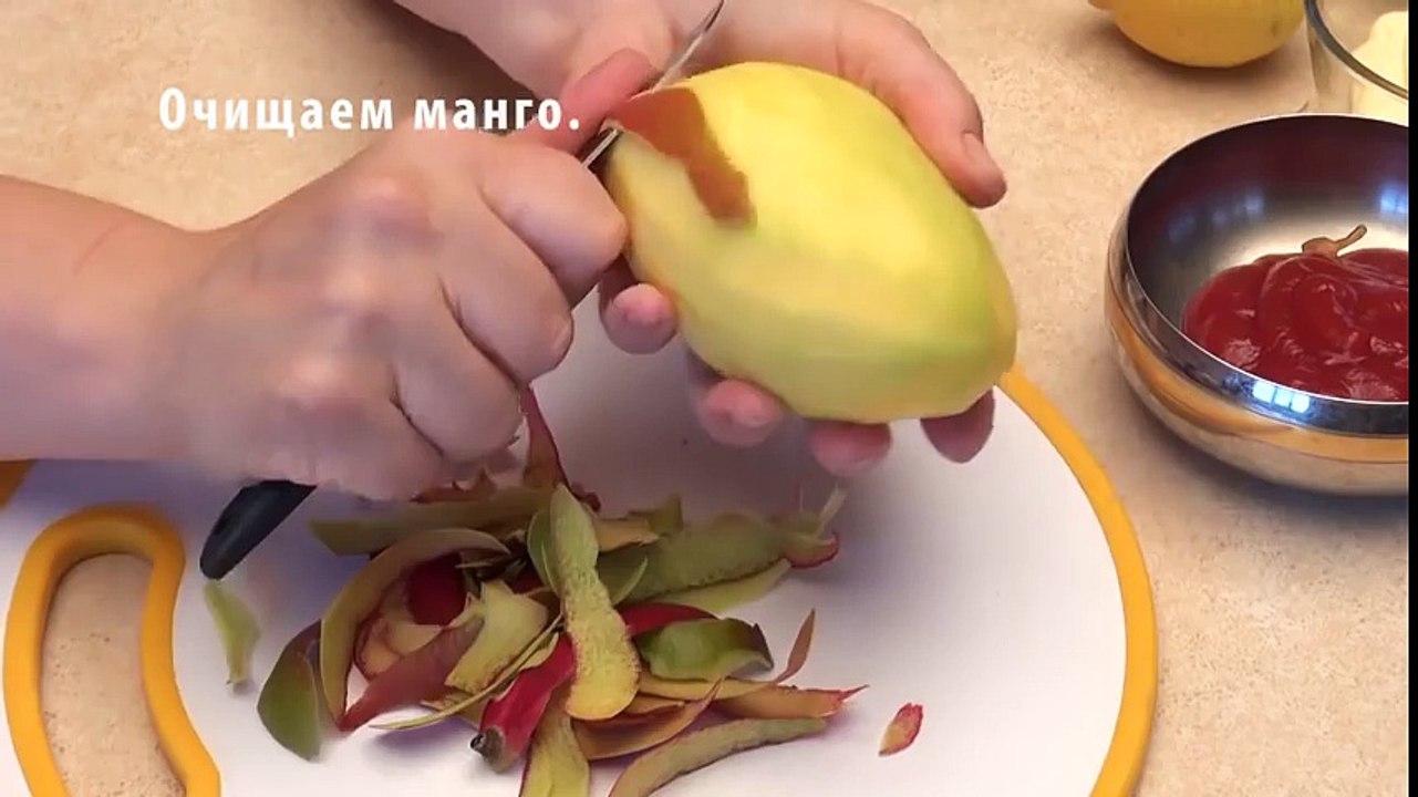 Салат с курицей и грибами. Рецепт салата с курицей и манго. Простые салаты