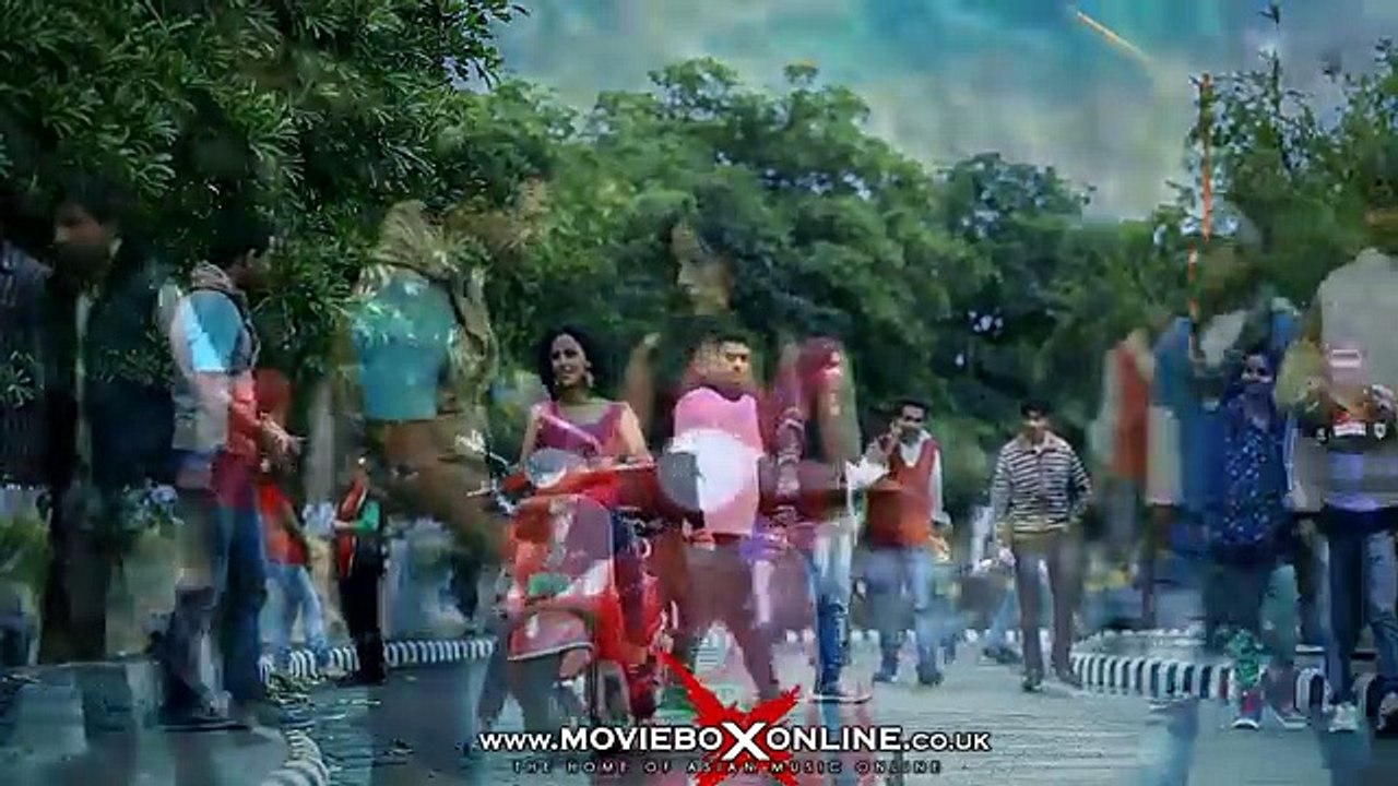 Roula Pa Dena Song