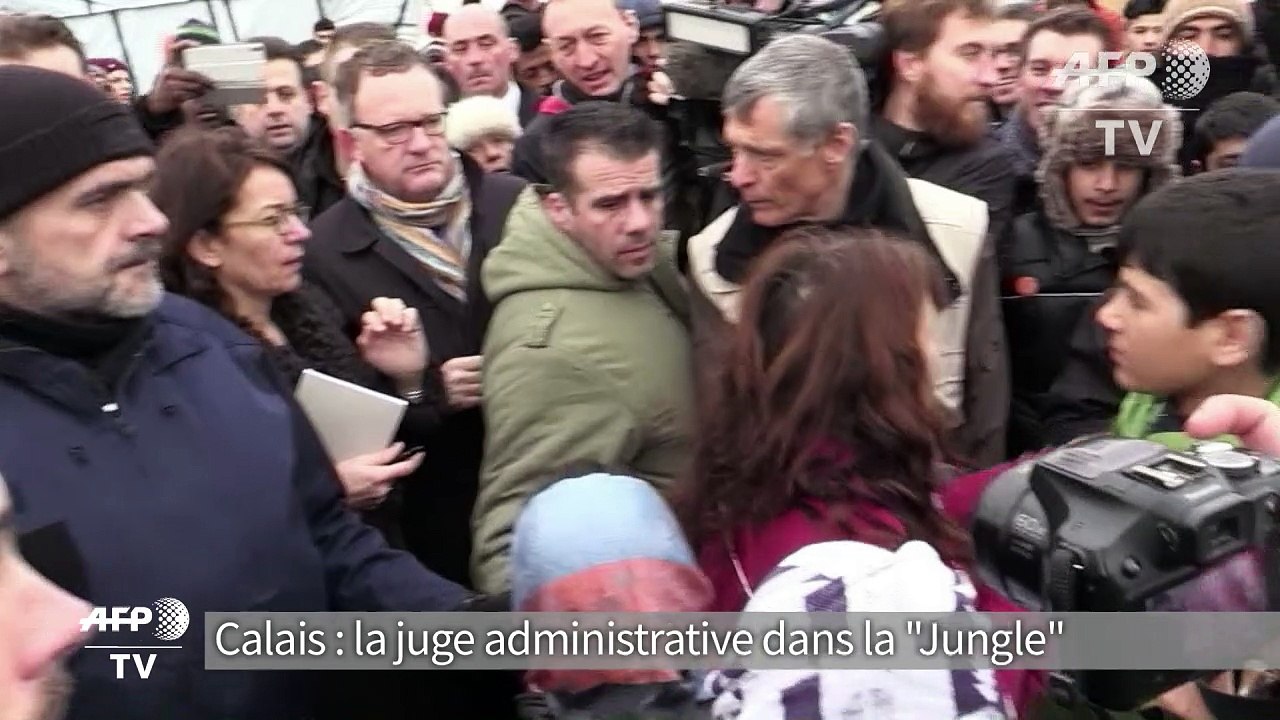 La visite de la juge administrative dans la "jungle" de Calais
