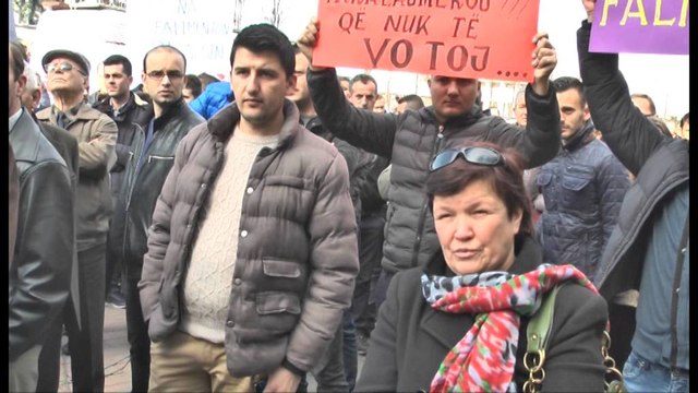 Bashkia Tiranë, Biznesi i vogël protestë kundër rritjes së taksës për hapësirën publike
