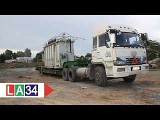 Bắt xe chở biến thế "siêu khủng" nghênh ngang giữa phố | LATV