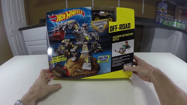 FUNNY HOT WHEELS MONSTER JAM CRASH FUN MAX D BATTLE Play Set- Opening Toys & Playing