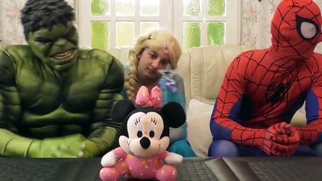 Frozen Elsa trẻ em và siêu nhân người nhện Vs Hulk mở hộp quà thần kỳ có đồ chơi phép thuật