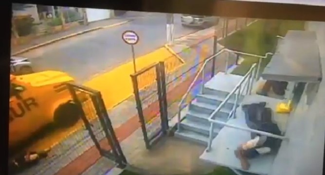 Un vigile fait le mort lors d'une fusillade et survit (Brésil)