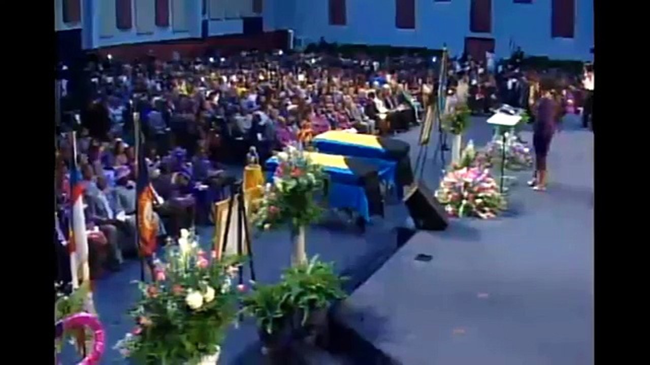 CeCe Winans at Dr. Myles and Pastor Ruth Munroes Funeral