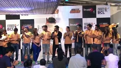 Sunny Leone Hits SIX during a Cricket Match!