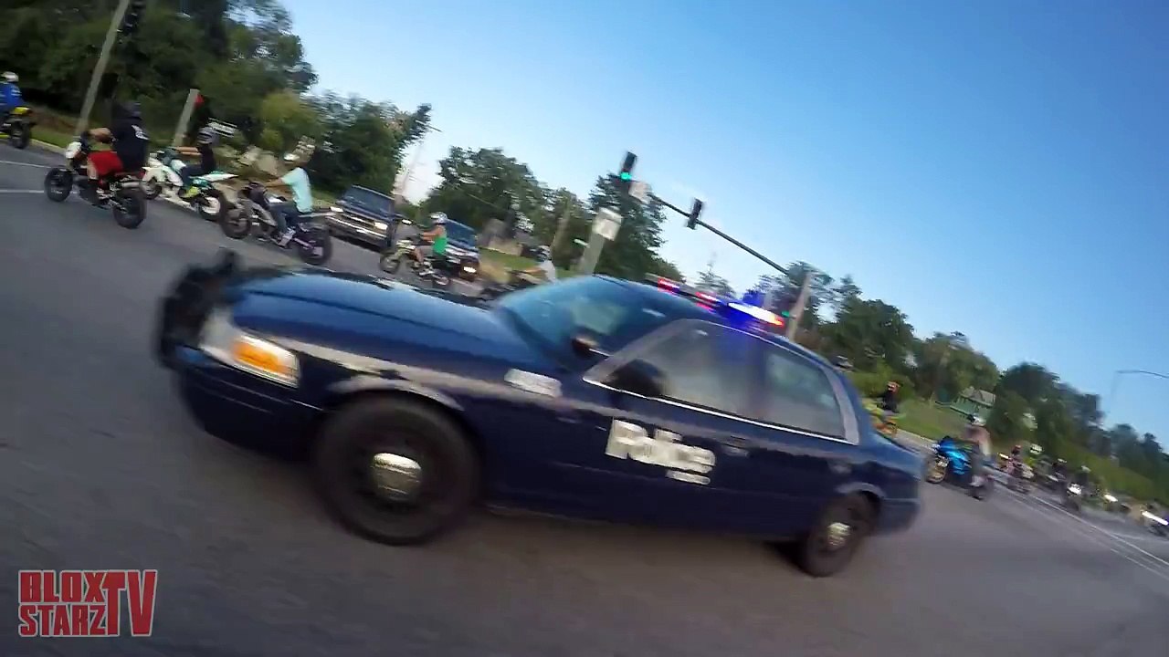 Motorcycle VS Cops Chasing Bikers Swerves At Stunt Bikes Police Chase Street Bike Runs From Cop 2015