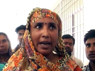 Larki Ki Maa Ne Ki Majnu Ladke Ki Pitayi  Live Video