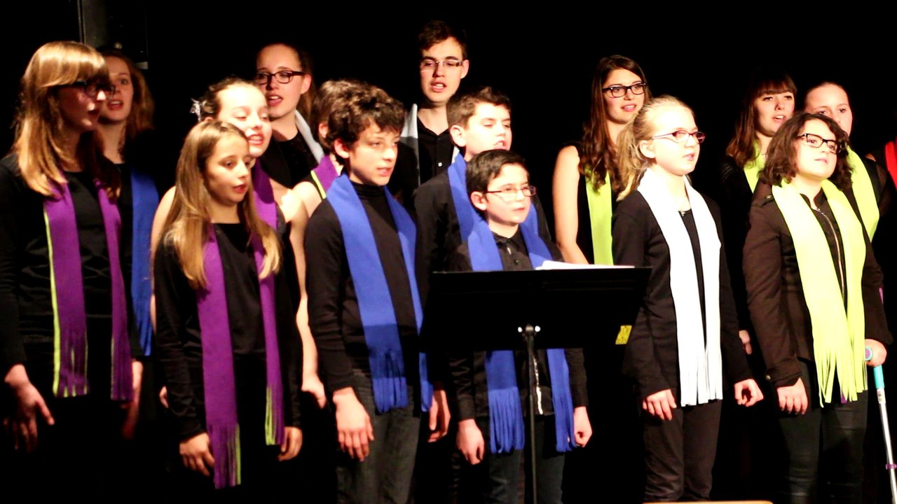 Choeur d'Enfants de Poitiers (Claps your hands)