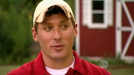 Sergent Chris Duk croise des chiens dans la rue qui lui sauvent la vie