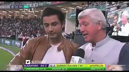 Ali Zafar singing Pakistan Super League Anthem on the final day