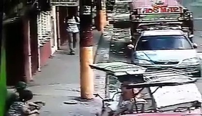 Watch: Do not walk alone on the streets! What happened to this man was shocking!