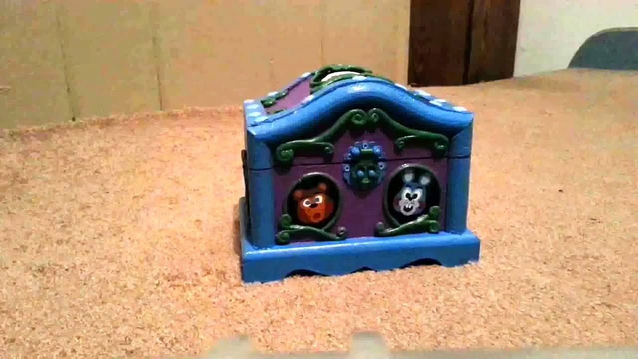 CUSTOM Five Nights at Freddys Music Box: Real Working Music Box Plays Grandfathers Clock