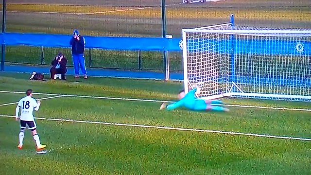Uefa Youth League - Chelsea U19 vs Valencia U19 Disallowed Penalty