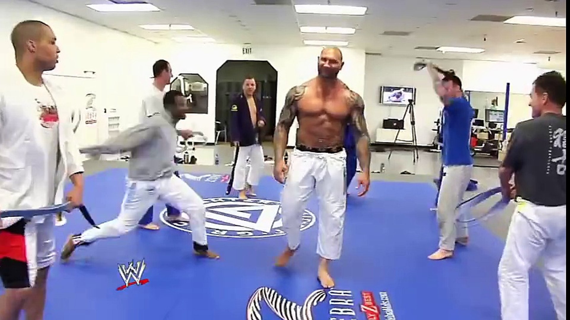 Dave Batista Passando no Corredor no Jiu-Jitsu - Vídeo Dailymotion
