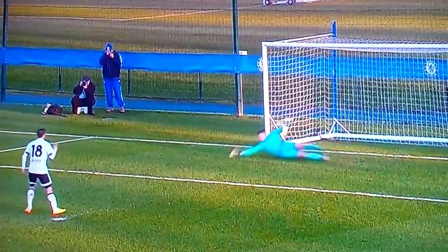 Uefa Youth League - Chelsea U19 vs Valencia U19 Disallowed Penalty