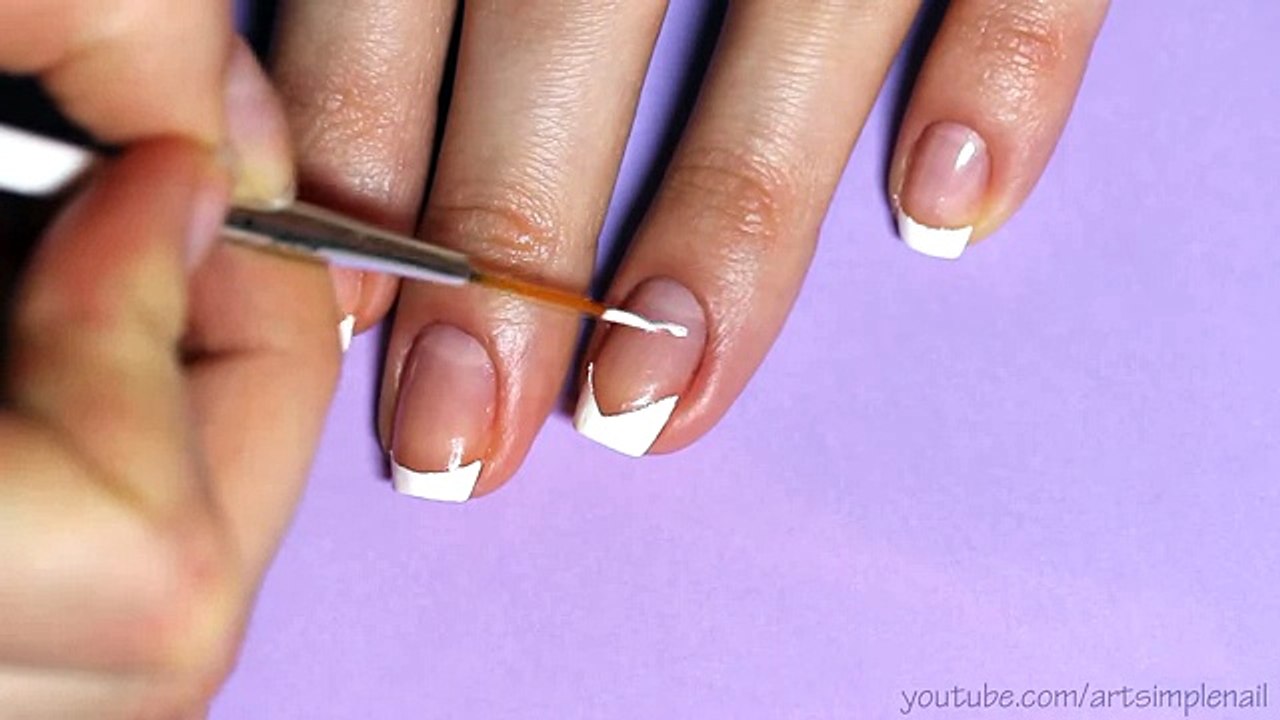 Французский маникюр с сердечком и стразами - Perfect French Manicure