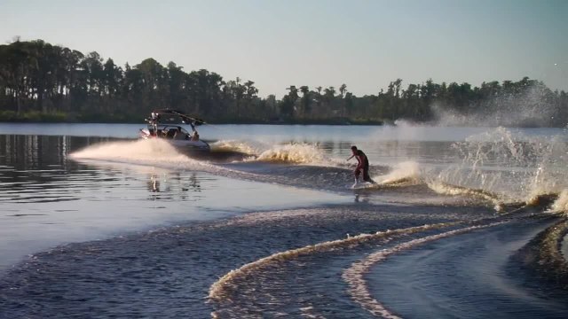 The Experience: Malibu Wakesetter VLX