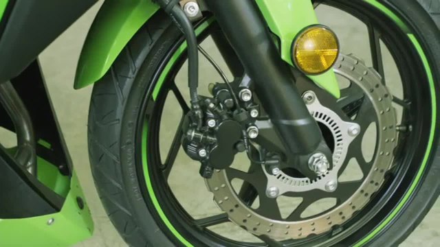 2013 Kawasaki Ninja 300 Handling