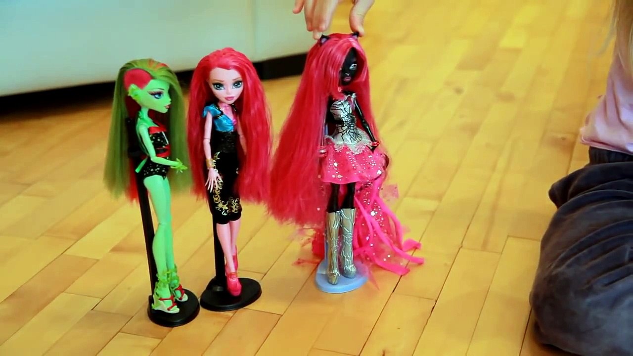 Winx vs Monster high 2