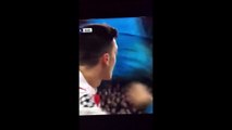 Mesut Özil Cüneyt Çakır - Arsenal Barcelona 23.02.2016 Şampiyonlar Ligi maçı