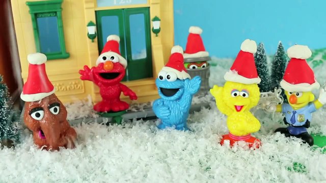 Sesame Street Cookie Monster, Elmo, Oscar The Grouch, Snuffy Build Play Doh Snowman Christmas