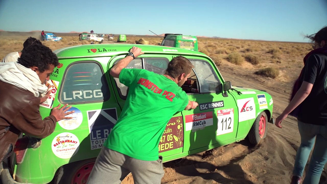 Raid 4L Trophy 2016 - JT n°5 : Première journée à Merzouga & remise des dons