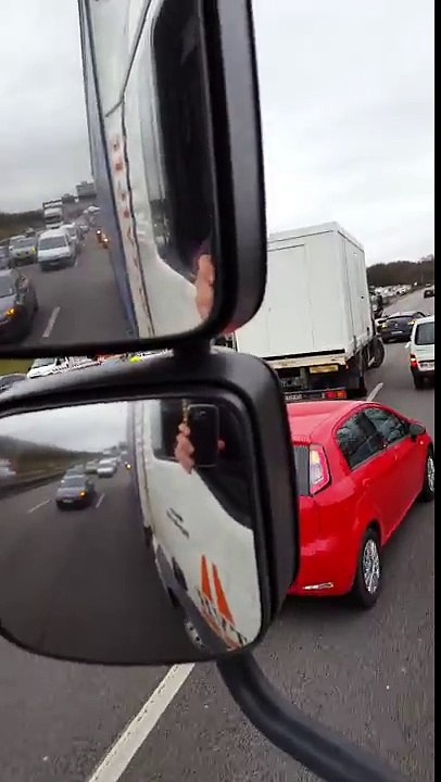 Accident de semi remorque camion porte voiture luxe , kamyon kazasi, crazy truck luxe car crash