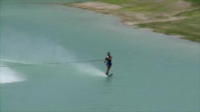 Malibu Experience: Stacked Position