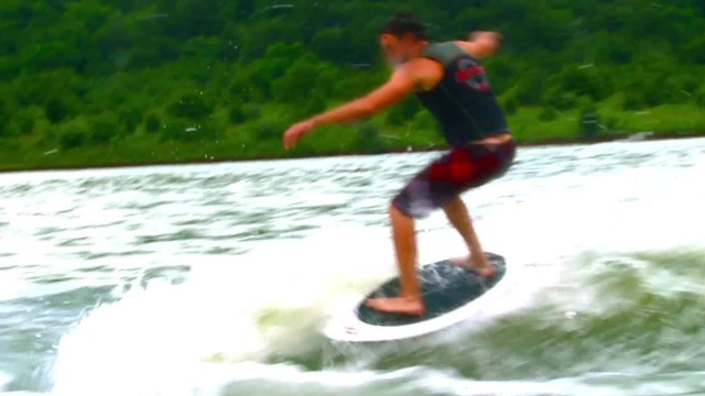 Wakesurfing Review: 2014 Moomba Mondo